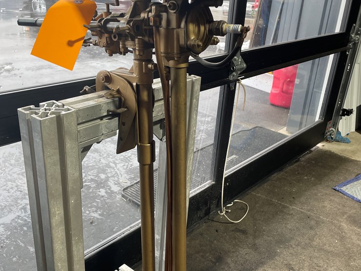 #3830-•-muncie-neptune-vintage-outboard-boat-motor-image-2