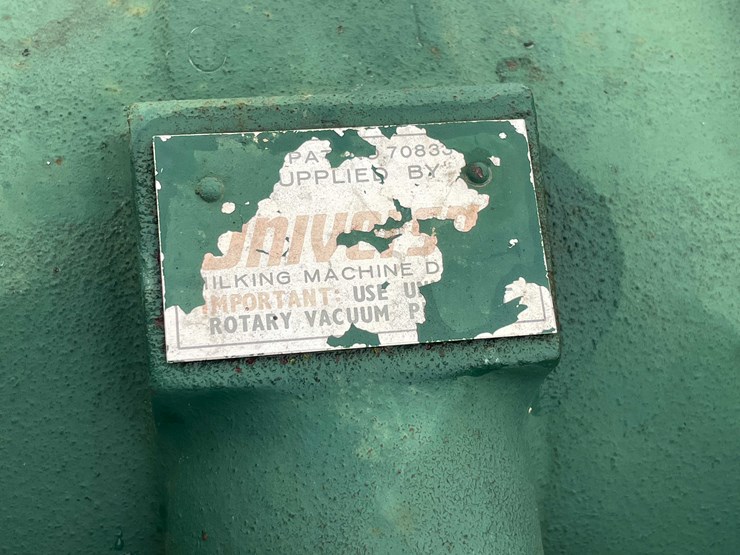 #3519-•-universal-rotary-vacuum-pump-image-17