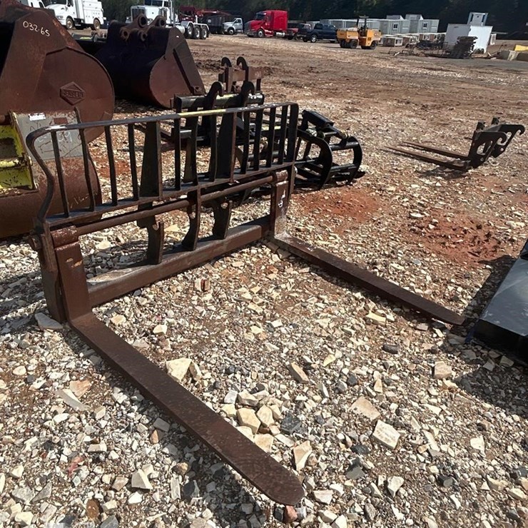 60IN LOADER FORK ATTACHMENT