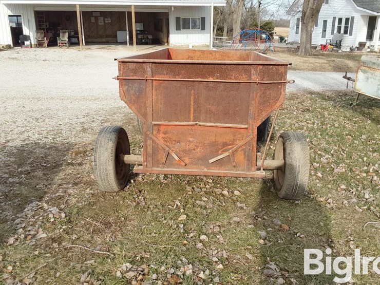 david-bradley-10'-flare-box-wagon-image-6