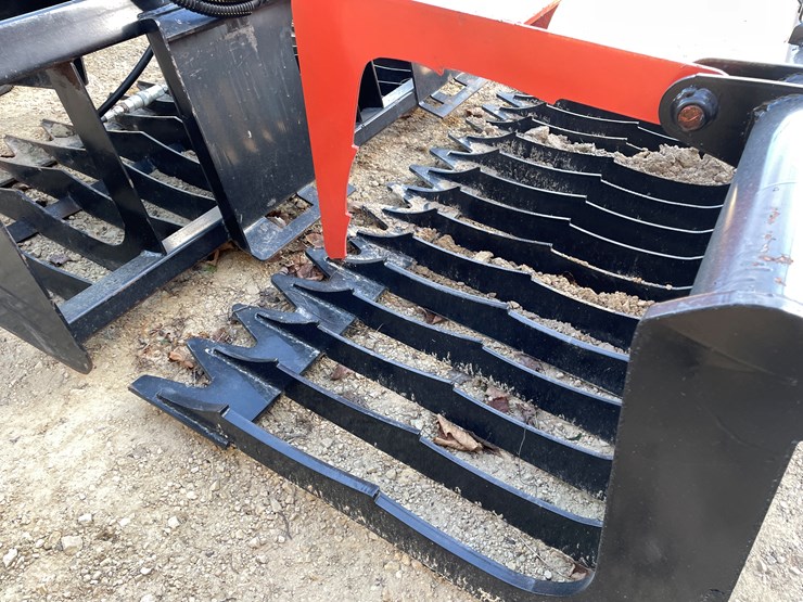 #3693-•-new-kc-76"-skid-steer-skeleton-grapple-bucket-image-5