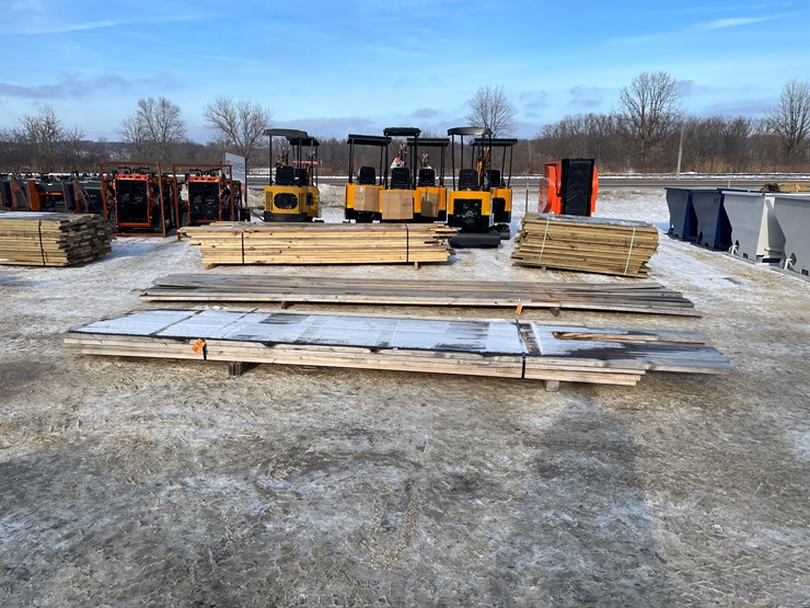 #3807-•-bundle-of-construction-grade-lumber-image-2