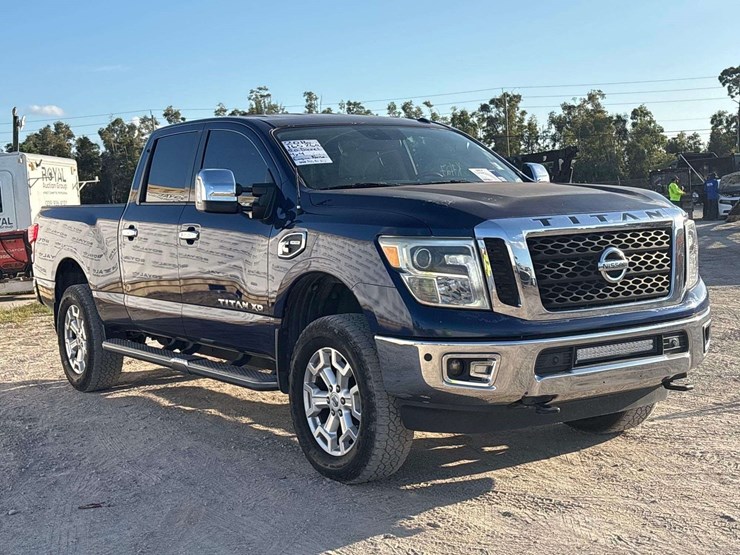 2016-nissan-titan-image-2