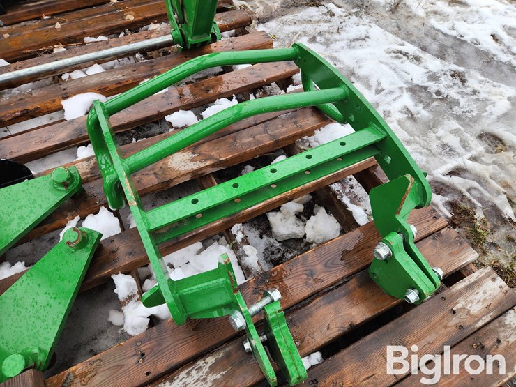 2024-john-deere-440r-image-17