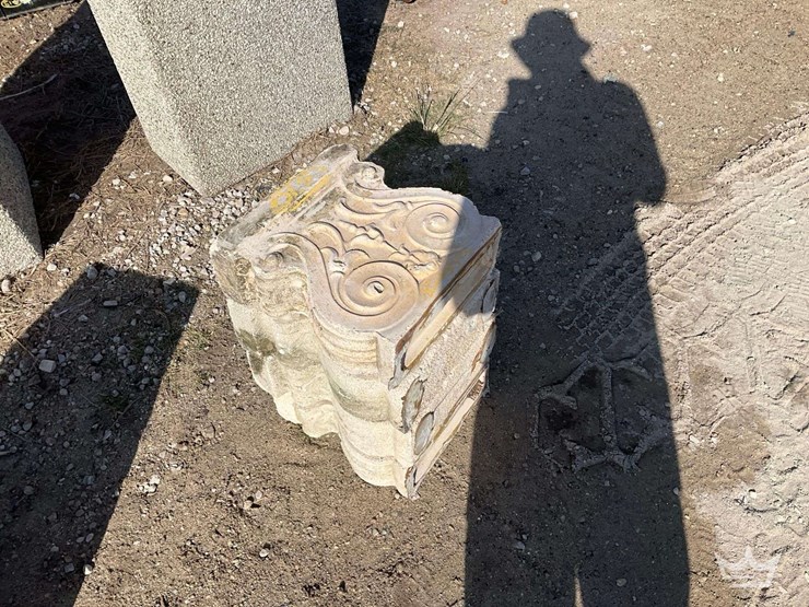 4-concrete-garden-pillars-image-4