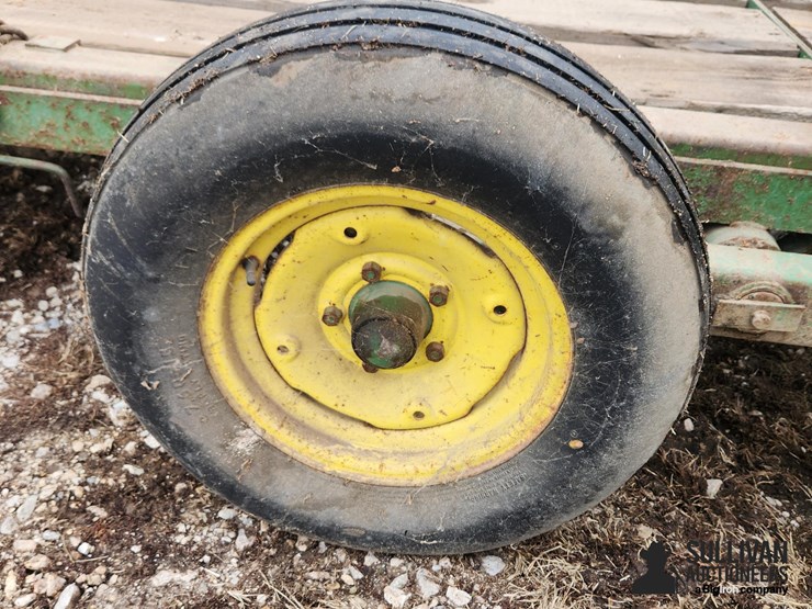 john-deere-donahue-t/a-implement-trailer-image-18