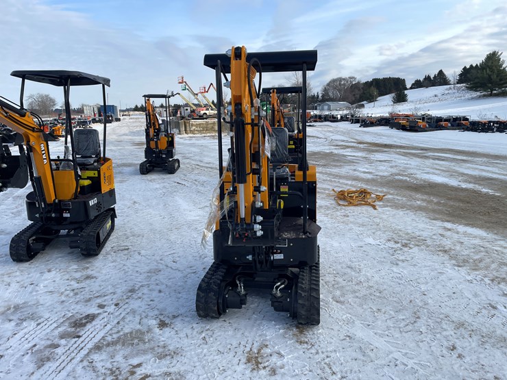#202-•-miva-va15-mini-excavator-image-2