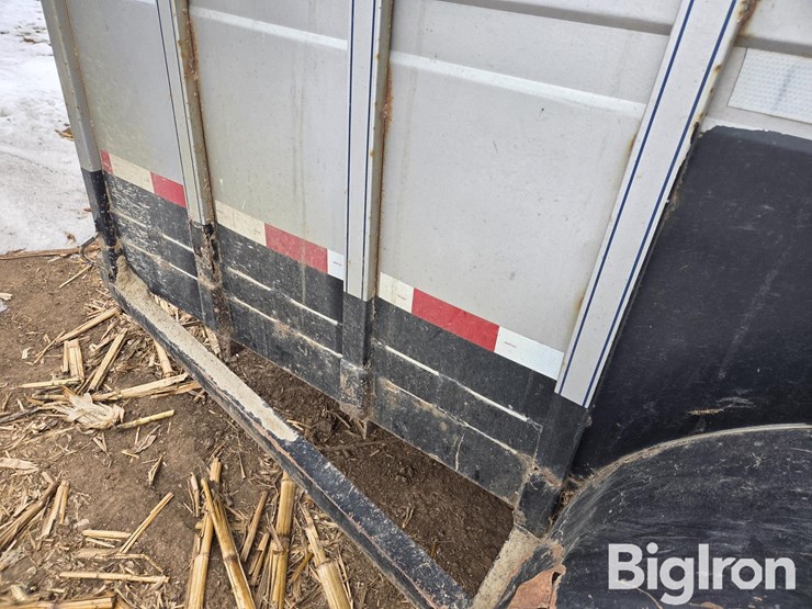 2000-titan-trailer-image-14