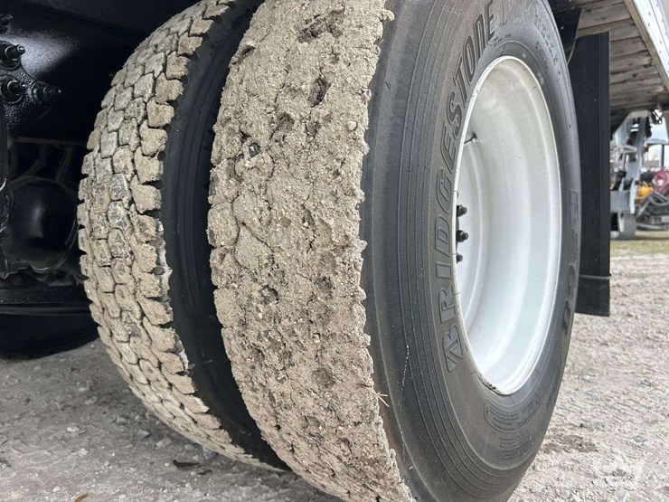 2019-international-durastar-4300-image-47