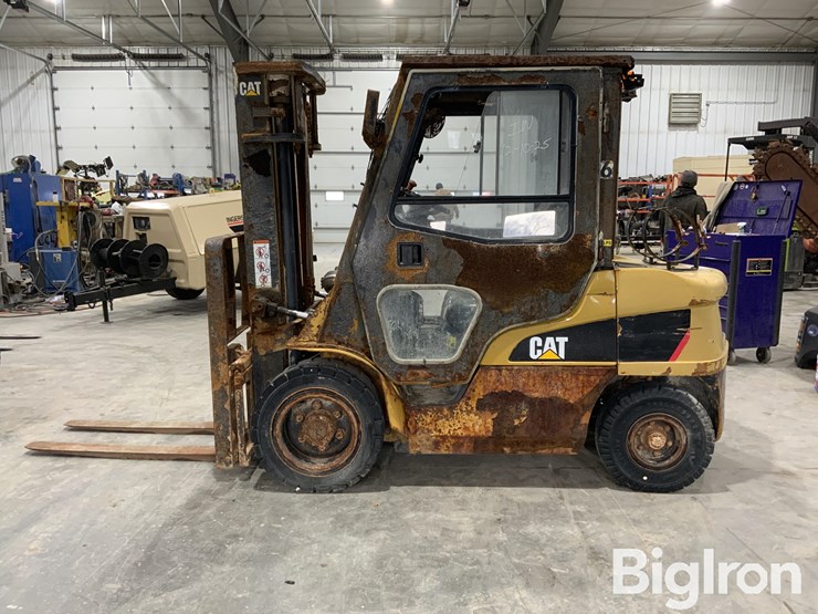 2020-caterpillar-gp30n-image-8