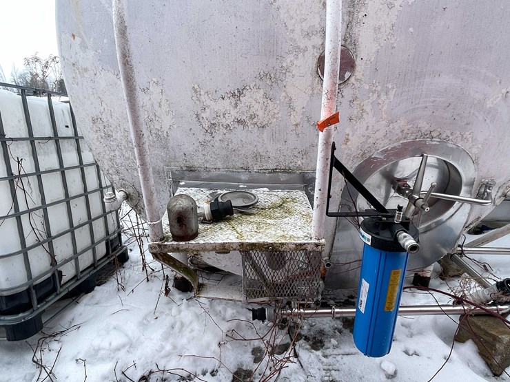 #3513-•-dairy-craft-4000-gallon-milk-stainless-steel-bulk-tank-image-12