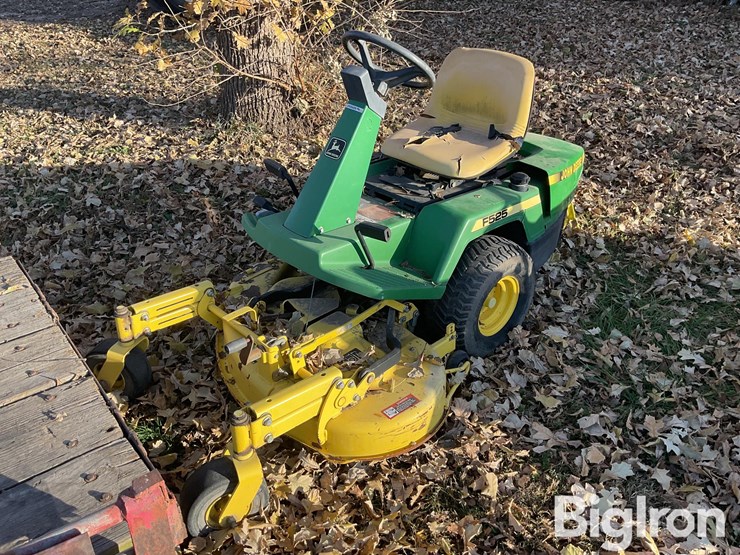 john-deere-f525-image-1