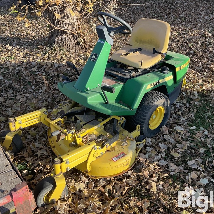 JOHN DEERE F525