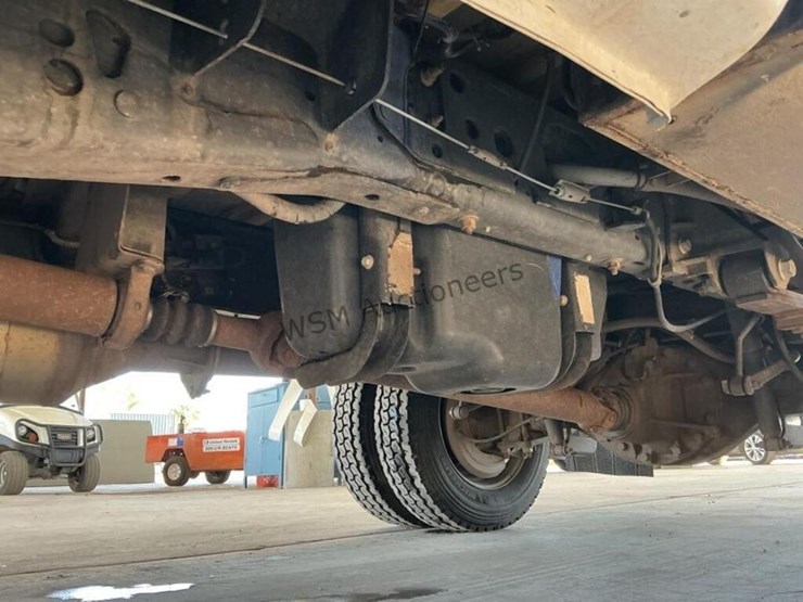 2016-ford-f550-image-28