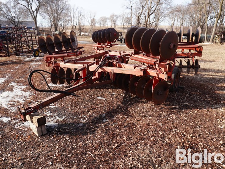 massey-ferguson-620-image-1