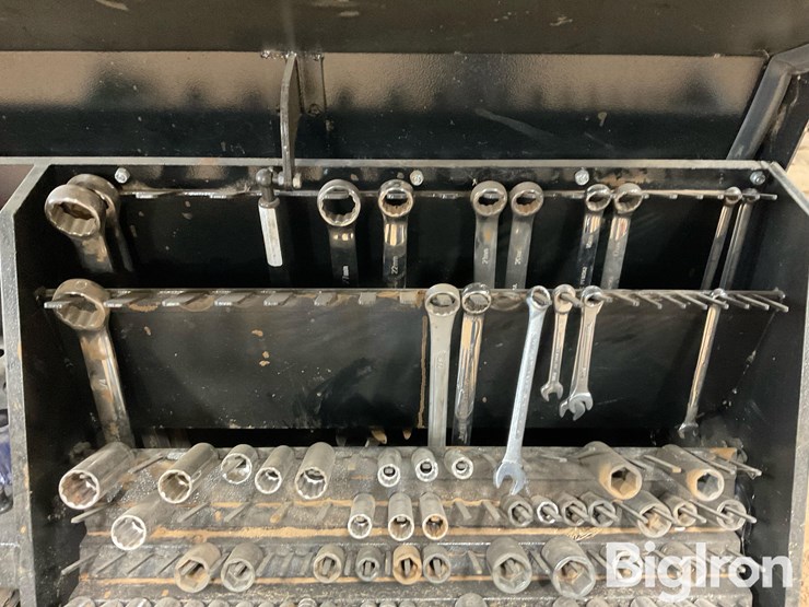 john-deere-toolbox-&-tools-image-10