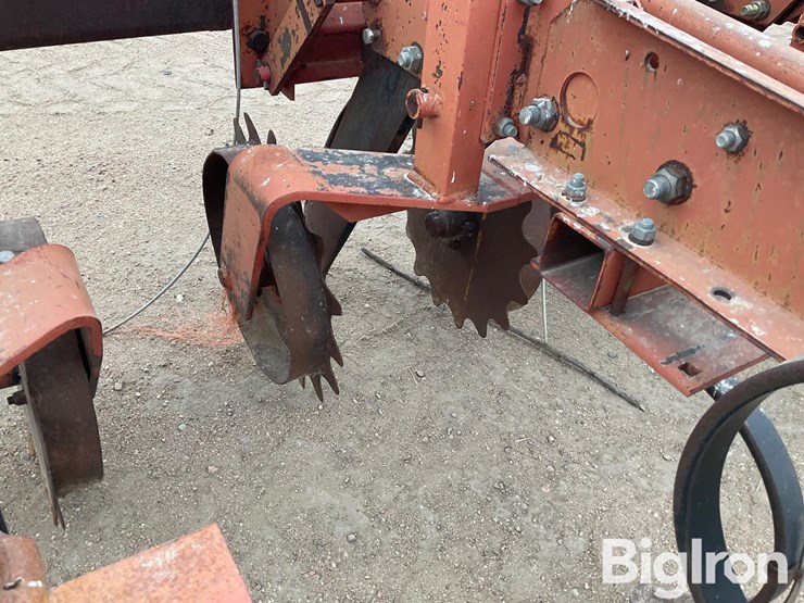 8-row-strip-tiller/cultivator-image-14