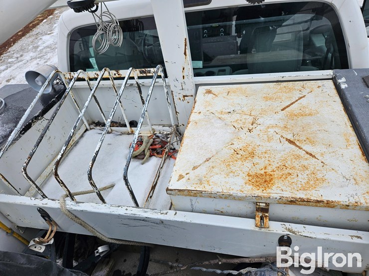 2015-ford-f550-xl-image-16