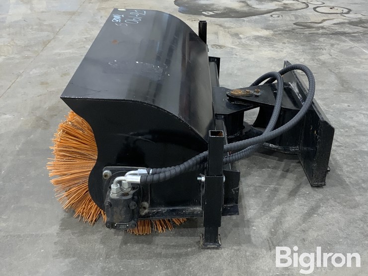 2025-giyi-gy-qsj-mini-skid-steer-loader-sweeper-image-8