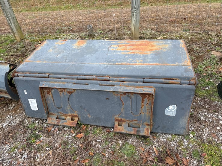 #1009-•-wolverine-72”-quick-attach-broom-image-1