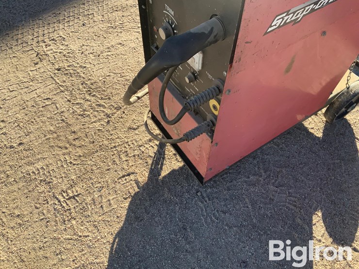 snap-on-ya212-230-amp-mig-welder-image-15