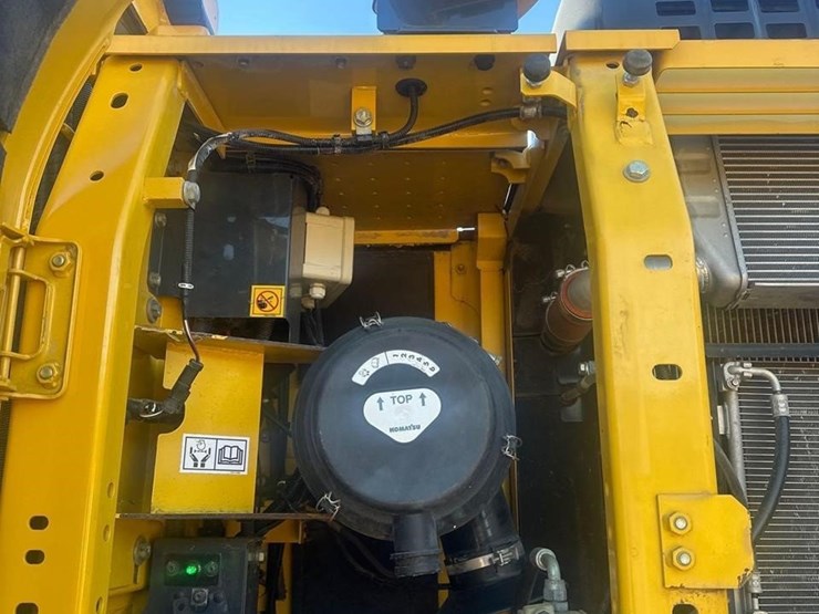 2021-komatsu-pc210-lc-11-image-28