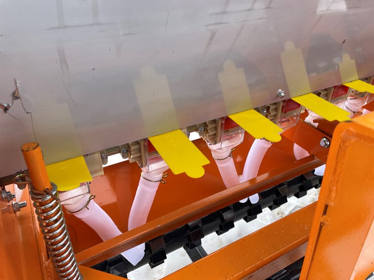 caterpillar-12-image-19