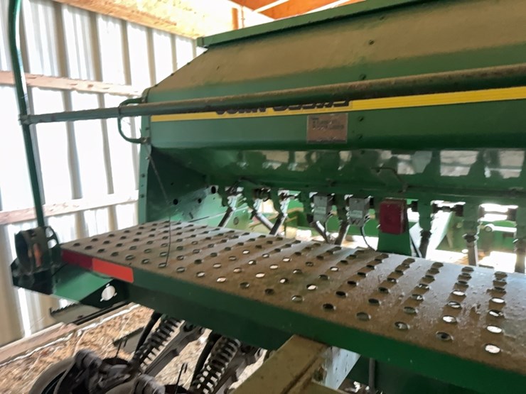 john-deere-1560-image-24