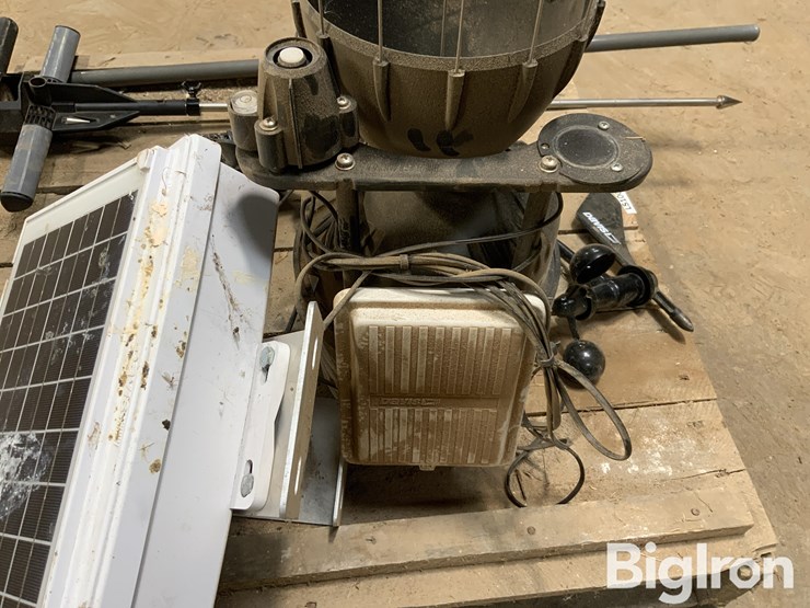 davis-vantage-pro-2-weather-station-&-soil-tools-image-18