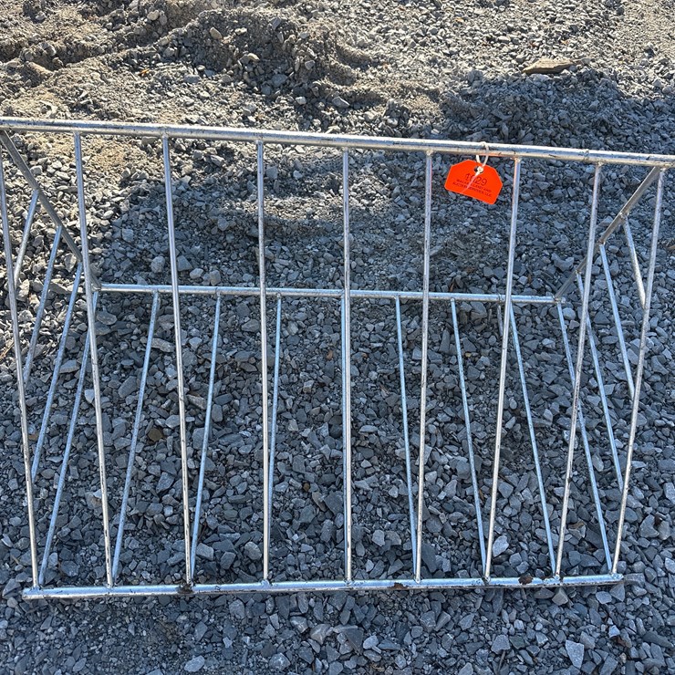 #1024 • Hanging Hay Mangers