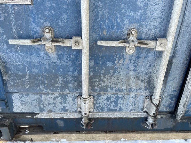 #104-•-40'-high-cube-shipping-container-image-6