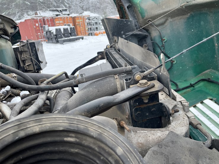 #400-•-2006-sterling-straight-truck-(has-wi-title)-image-63