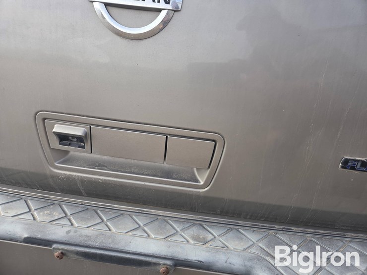 2009-nissan-armada-image-20