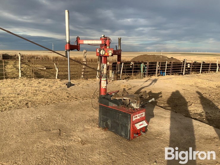 coats-7060ex-tire-machine-image-3