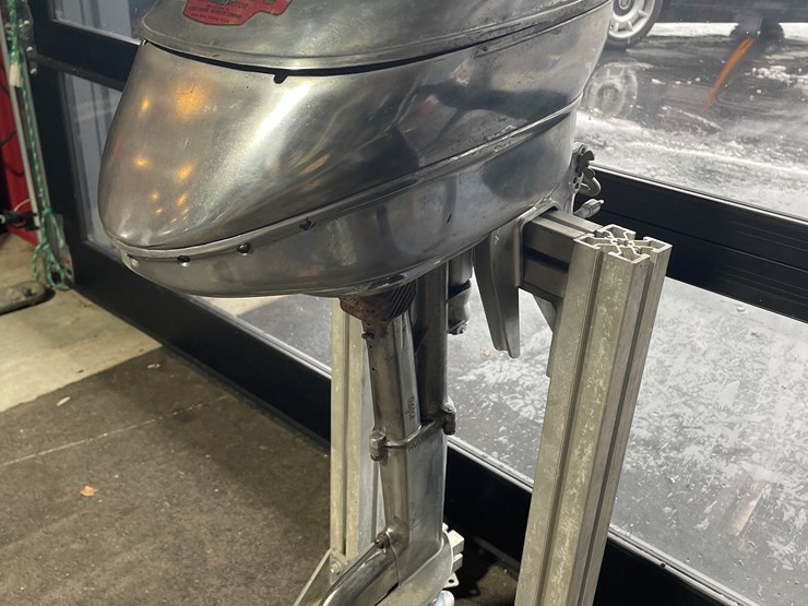 #3832-•-bendix-vintage-outboard-boat-motor-image-1