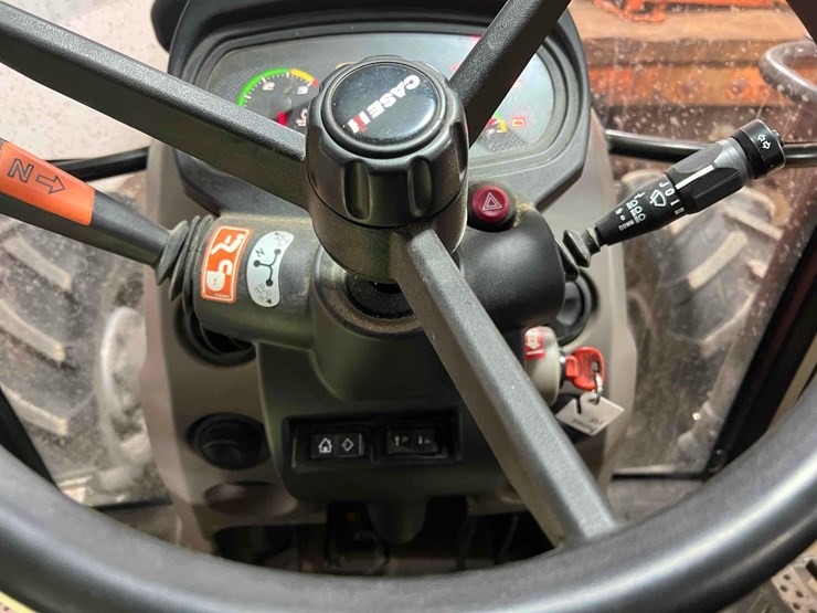 2014-case-farmall-115u-tractor-image-17