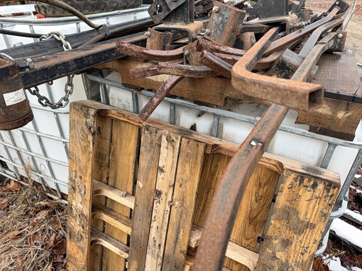 corn-reel,-6-row-hydraulic;-located-at-7241-roxbury-rd,-charles-city,-va,-please-call-804.837.9940-or-804.651.4404-with-questions-image-14