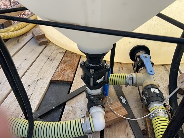 35-gallon-chemical-induction-poly-tank;-located-at-7241-roxbury-rd,-charles-city,-va,-please-call-804.837.9940-or-804.651.4404-with-questions-image-2