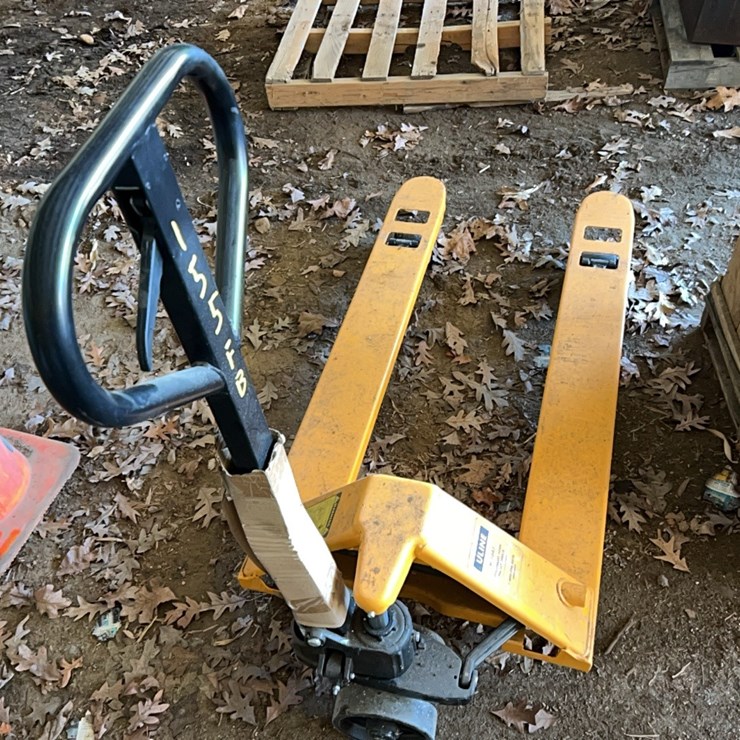 U-LINE PALLET JACK (NEW); LOCATED AT 7241 ROXBURY RD, CHARLES CITY, VA, PLEASE CALL 804.837.9940 OR 804.651.4404 WITH QUESTIONS