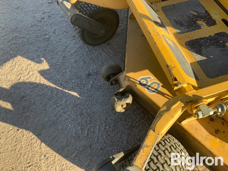 hustler-926253-60”-deck-zero-turn-mower-image-10