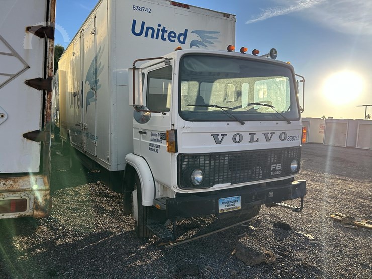 2016-volvo-f613-image-3