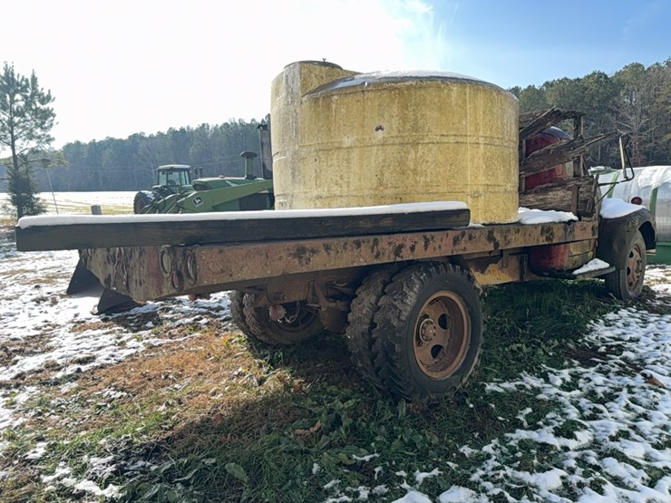 1947-studebaker,-6-wheel-grain,-cattle-sides,-not-running;-located-at-7241-roxbury-rd,-charles-city,-va,-please-call-804.837.9940-or-804.651.4404-with-questions-image-14