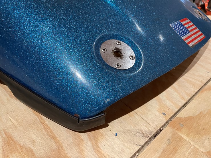 #3851-•-1973-speedway-440-blue-max-snowmobile-hood-image-4