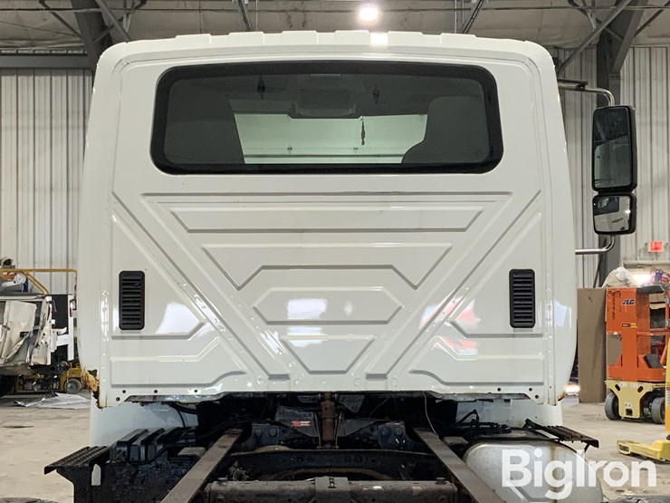 2013-international-4400-image-16