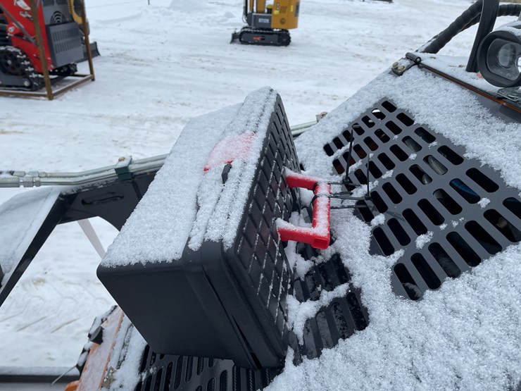 #308-•-new-land-hero-mini-skid-loader-image-21