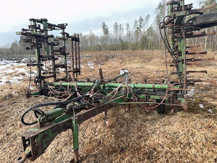 john-deere-pull-type-3-section-field-cultivator,-24';-located-at-7241-roxbury-rd,-charles-city,-va,-please-call-804.837.9940-or-804.651.4404-with-questions-image-53