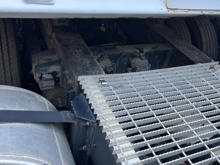 1989-volvo-fe6-image-10