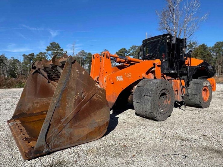 hitachi-zw370-6-image-1