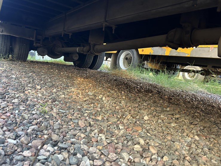 2001-international-4700-image-49