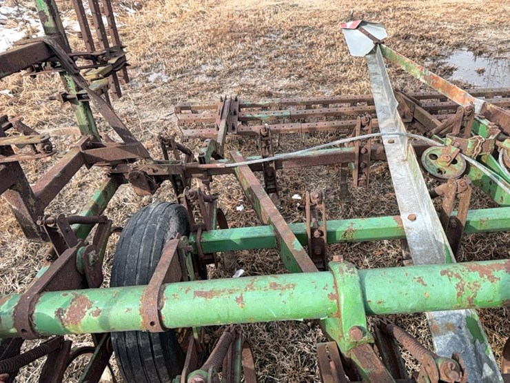 john-deere-pull-type-3-section-field-cultivator,-24';-located-at-7241-roxbury-rd,-charles-city,-va,-please-call-804.837.9940-or-804.651.4404-with-questions-image-46
